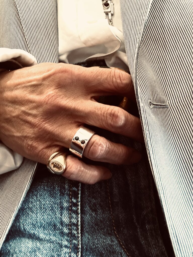 Alexander Road cigar ring